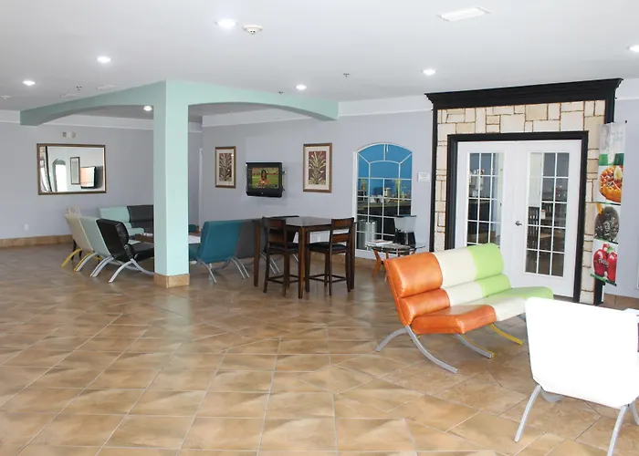 Quality Inn & Suites At The Outlets Mercedes-Weslaco